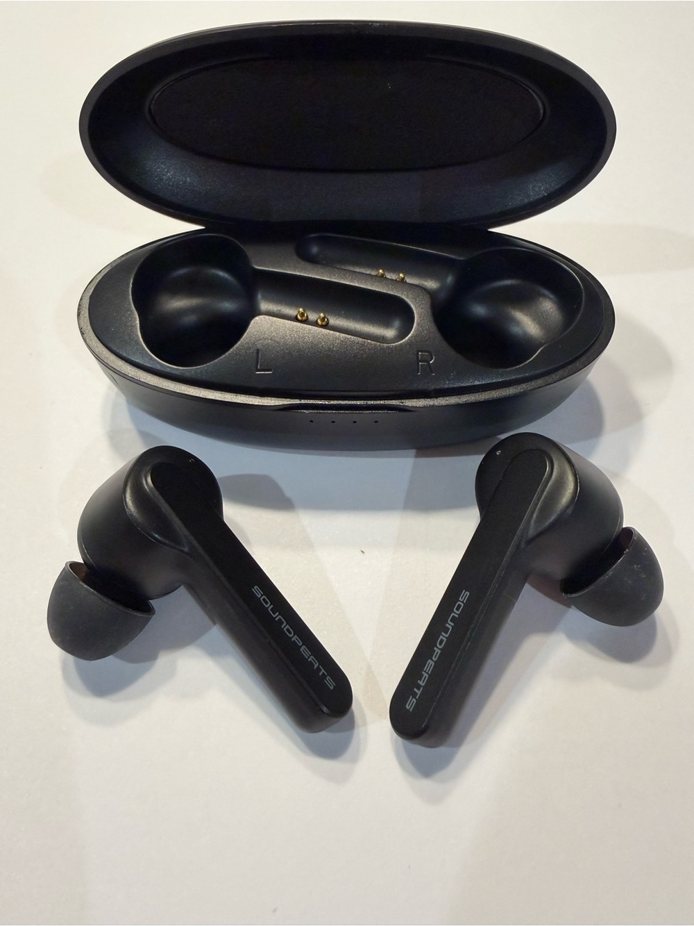 SOUNDPEATS TRUECAPSULE GO320 WIRELESS BLUETOOTH EARBUDS W/CHARGING CASE EUC